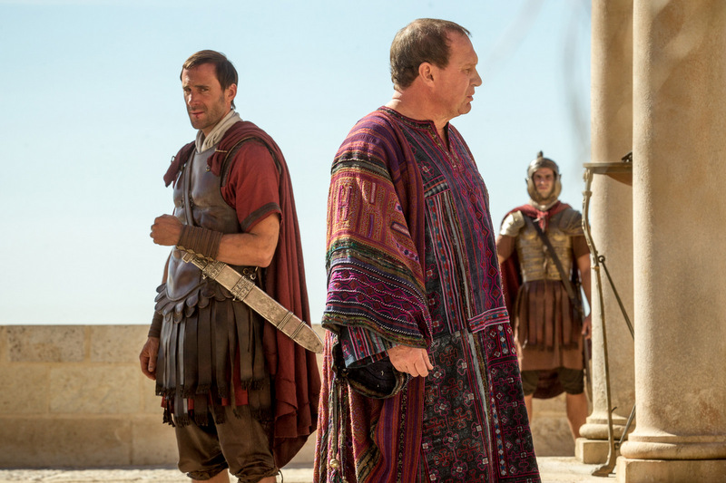 Le tribun Clavius obéit à Ponce Pilate