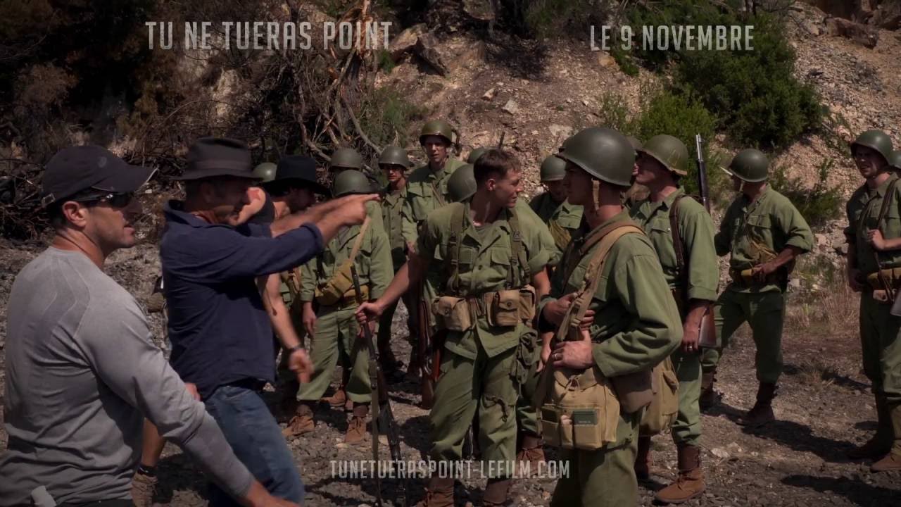 Mel Gibson en train de diriger ses acteurs